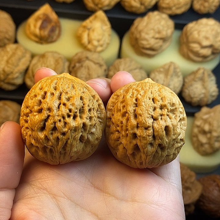 文玩核桃吊坠龙鳞狮子头40