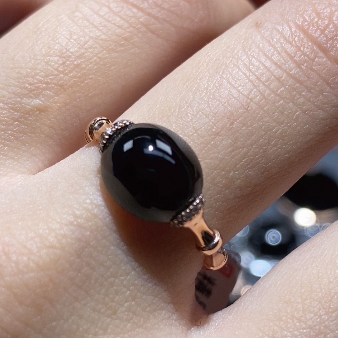 翡翠18K金镶嵌戒指