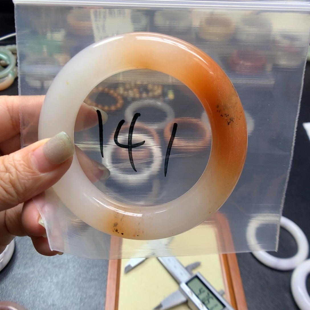 石英质玉手镯未镶嵌柚*?