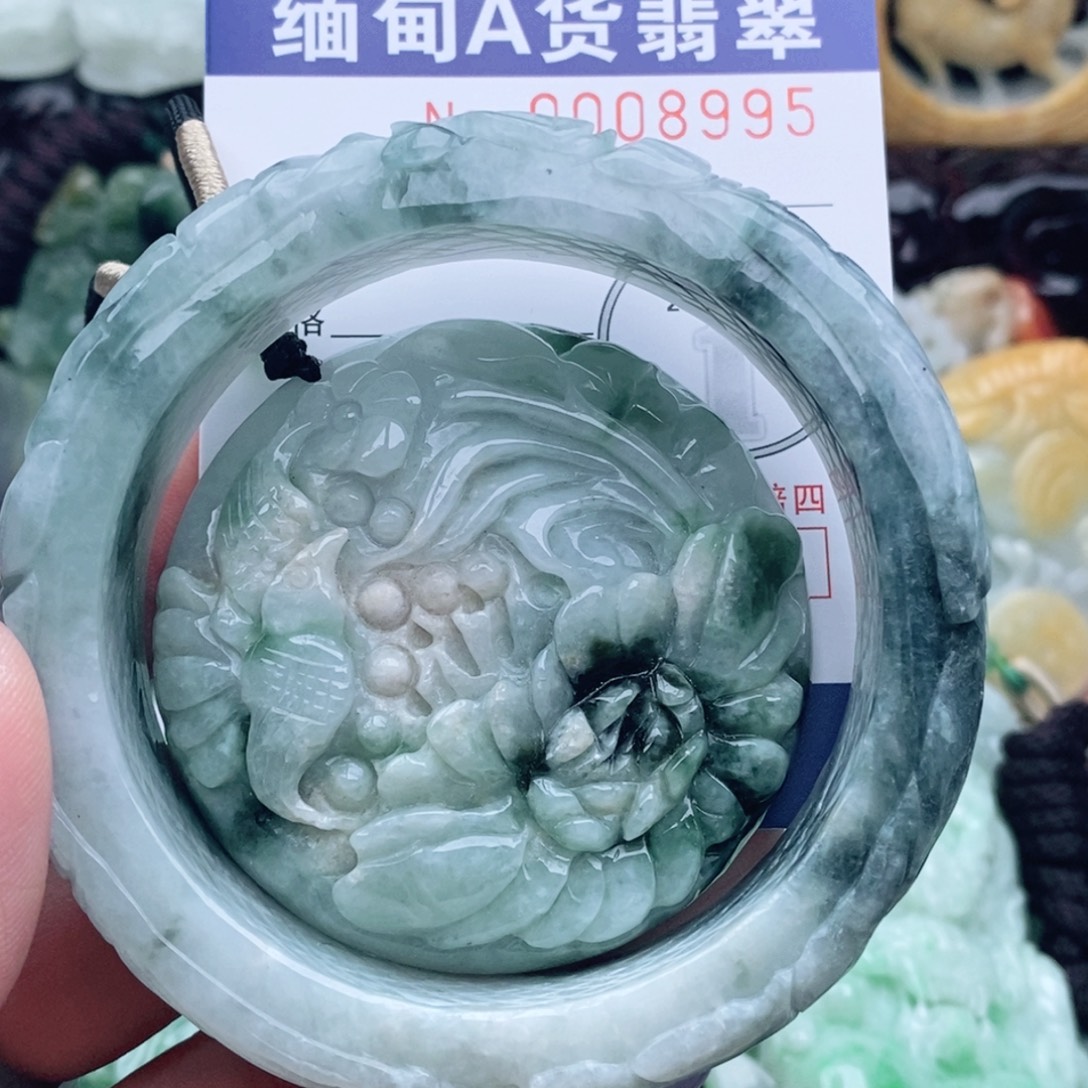 吊坠(不含链)未镶嵌翡翠