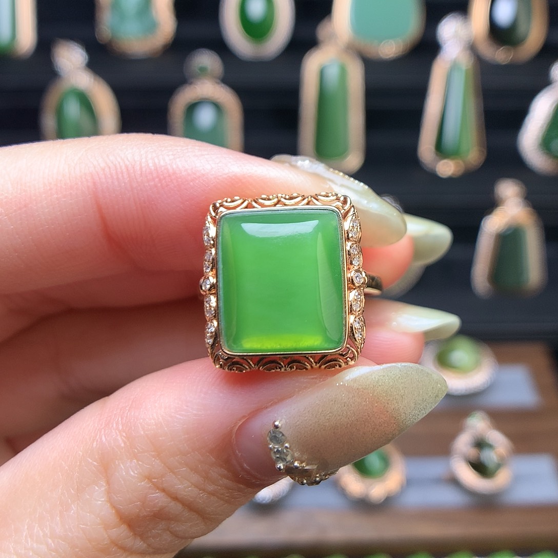 和田玉首饰18K金镶嵌