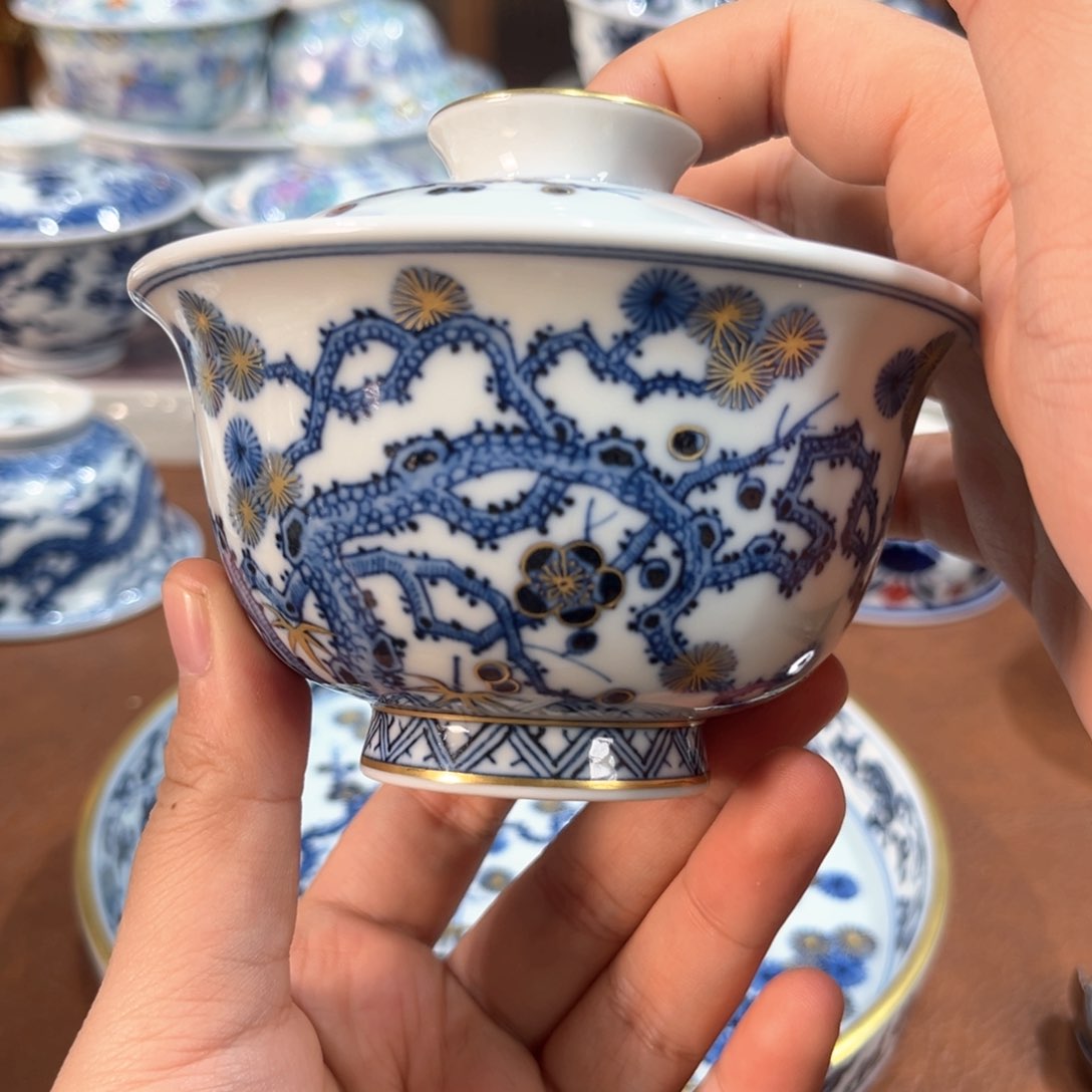 手工手绘柴窑青花描金松竹梅盖碗