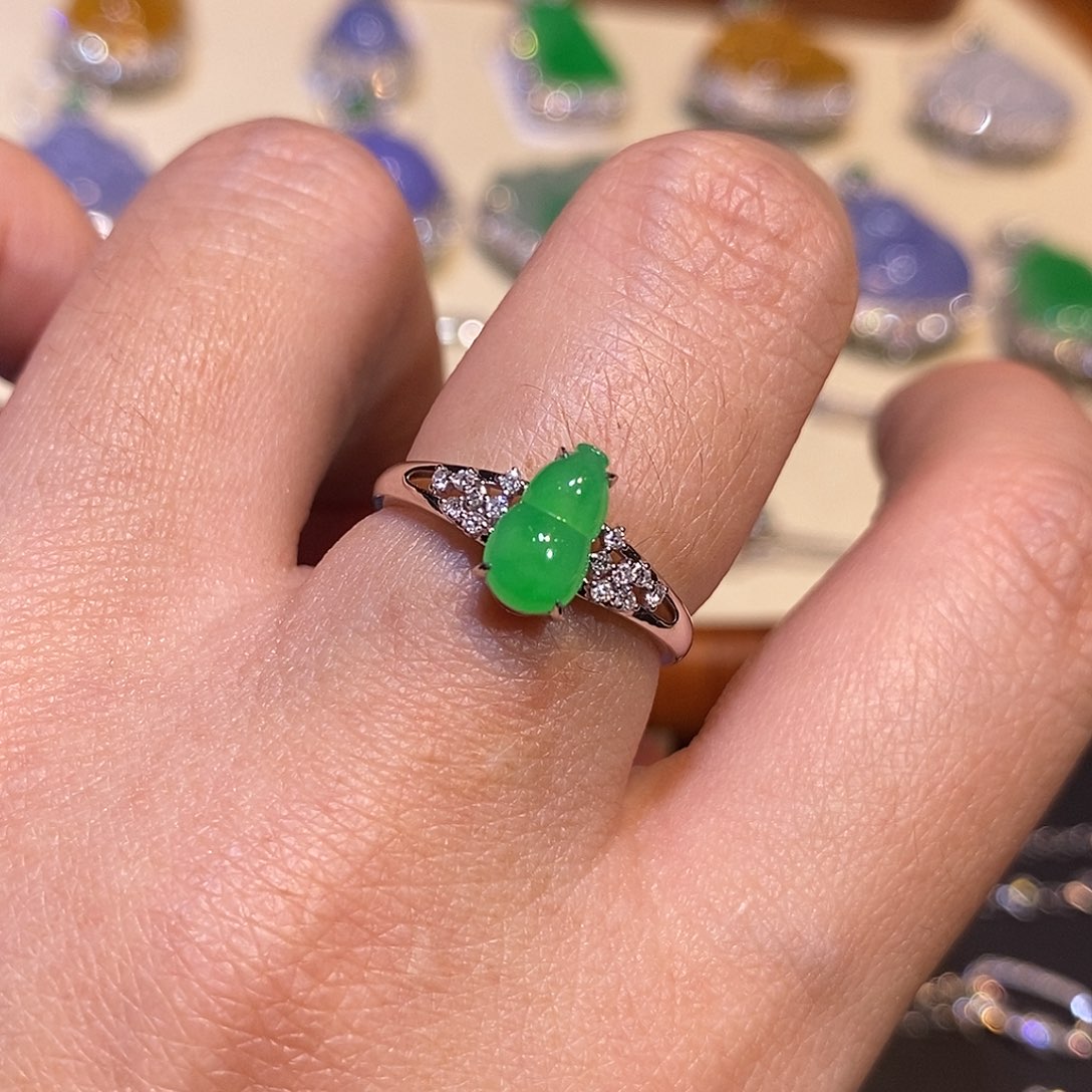 翡翠戒指18K金镶嵌戒指18k