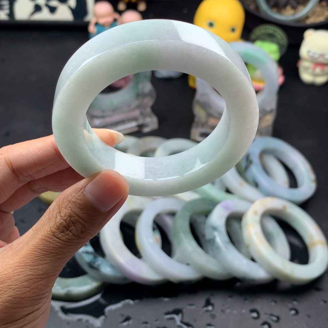 定制翡翠未镶嵌翡翠手镯