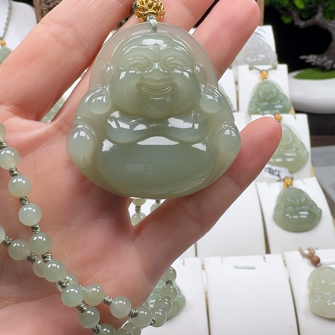 和***理和田玉未镶嵌颈饰