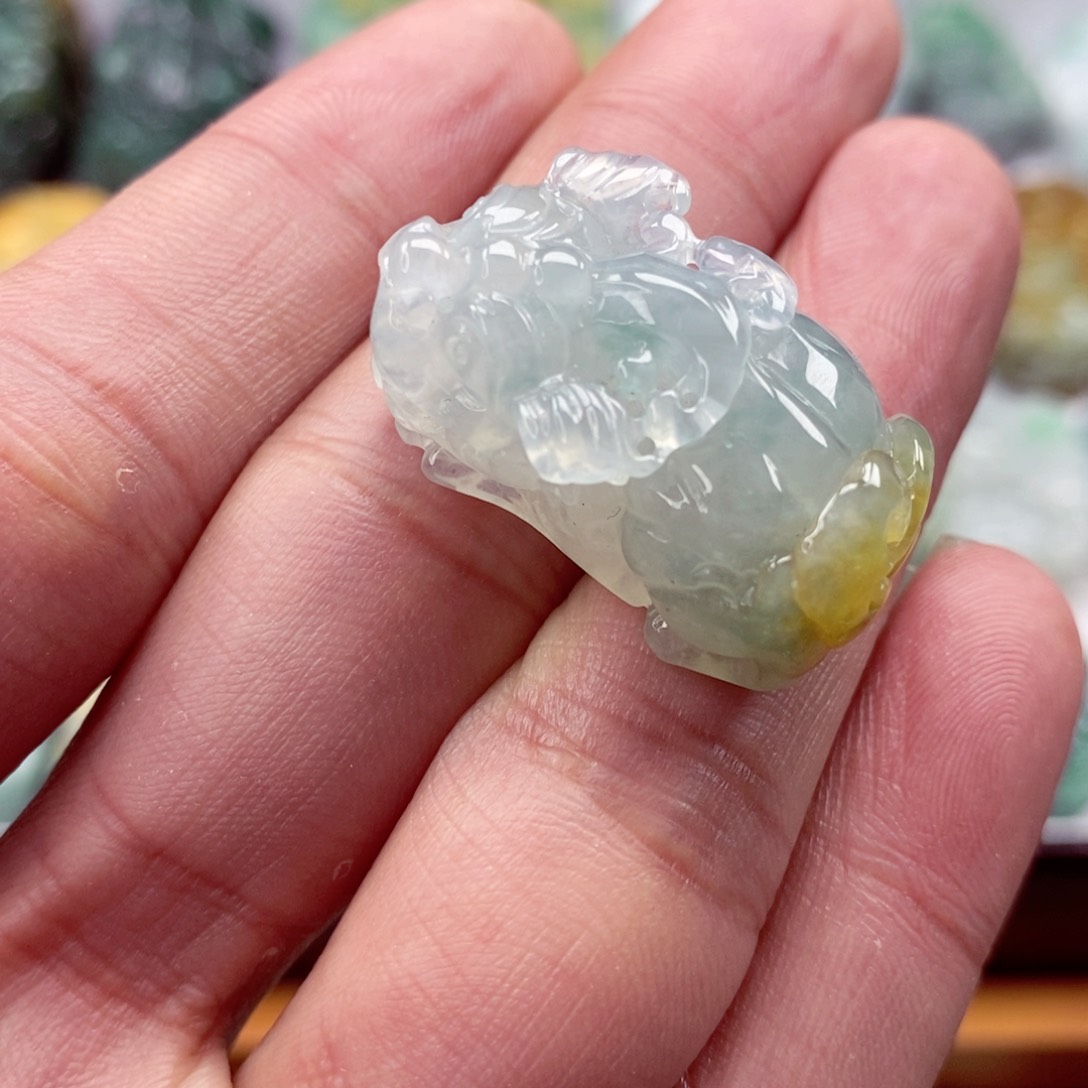 翡翠颈饰未镶嵌翡翠