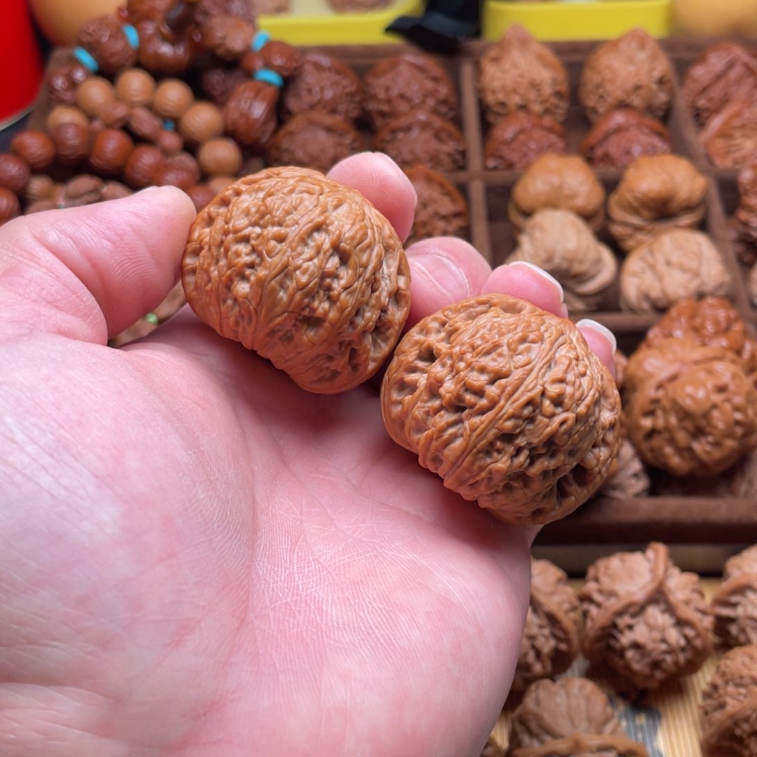 文玩核桃把件泥鳅背