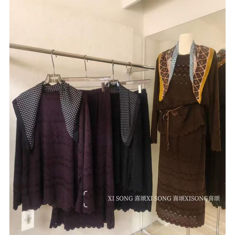 9501号衣8052裙8052-1#秋气质蕾丝上衣+后开叉弹力腰半裙两件套