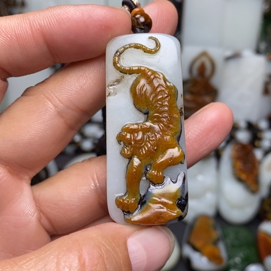 和田玉颈饰未镶嵌