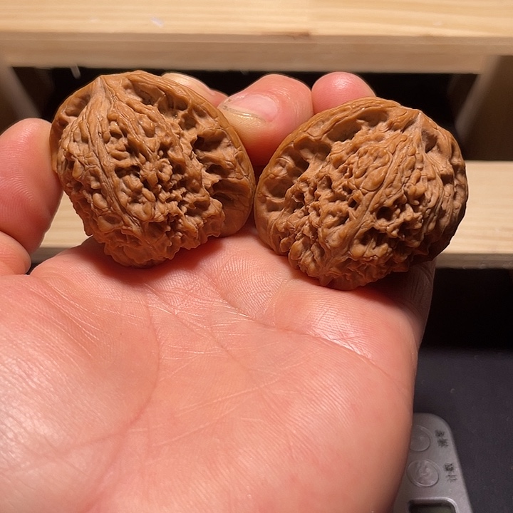 云***豪吊坠文玩核桃南疆石天残