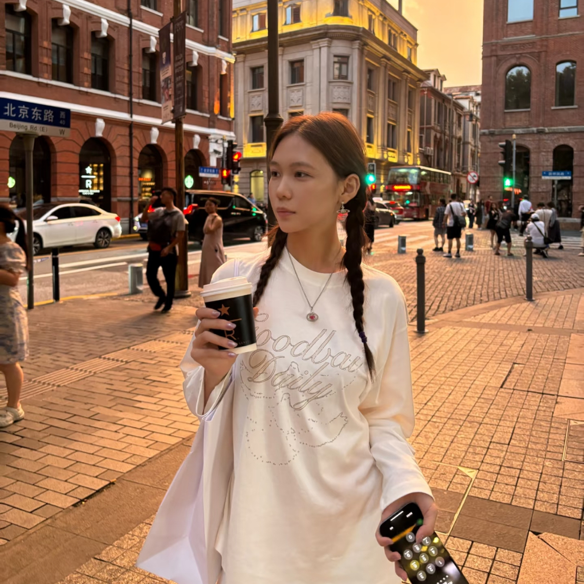 听说好多人都在穿它！！拍照特别出片！做旧鸽子长袖T恤