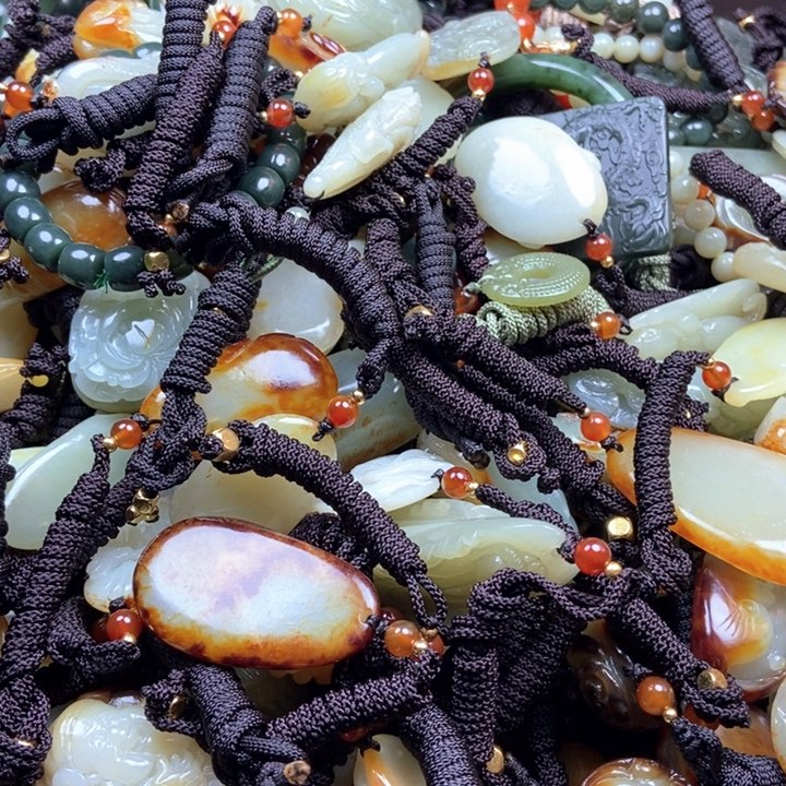 和田玉颈饰未镶嵌