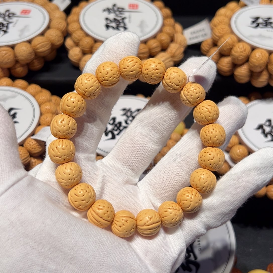 王***虎桃核手串9精品玉兔12.8尺寸