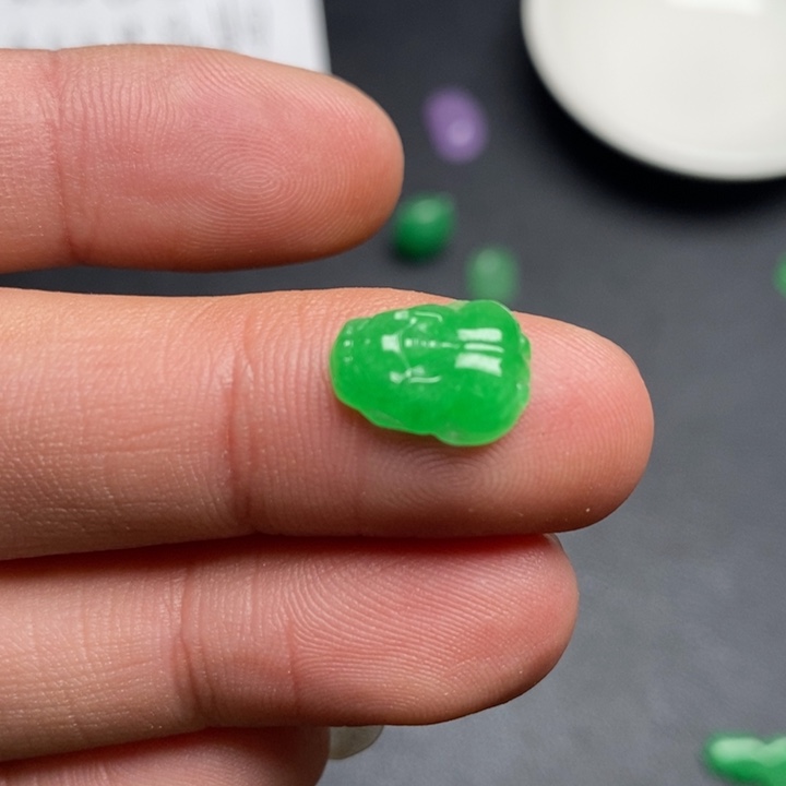 我***平翡翠未镶嵌颈饰挂件