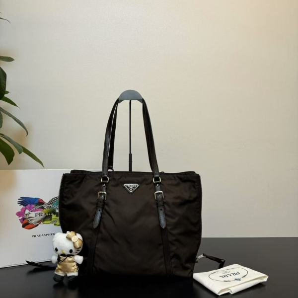 妃鱼/普拉达/95新/包包/市场价18900/250116RN0023