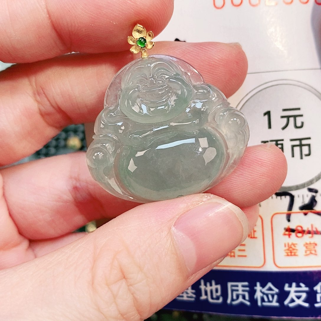 翡翠18K金镶嵌颈饰吊坠