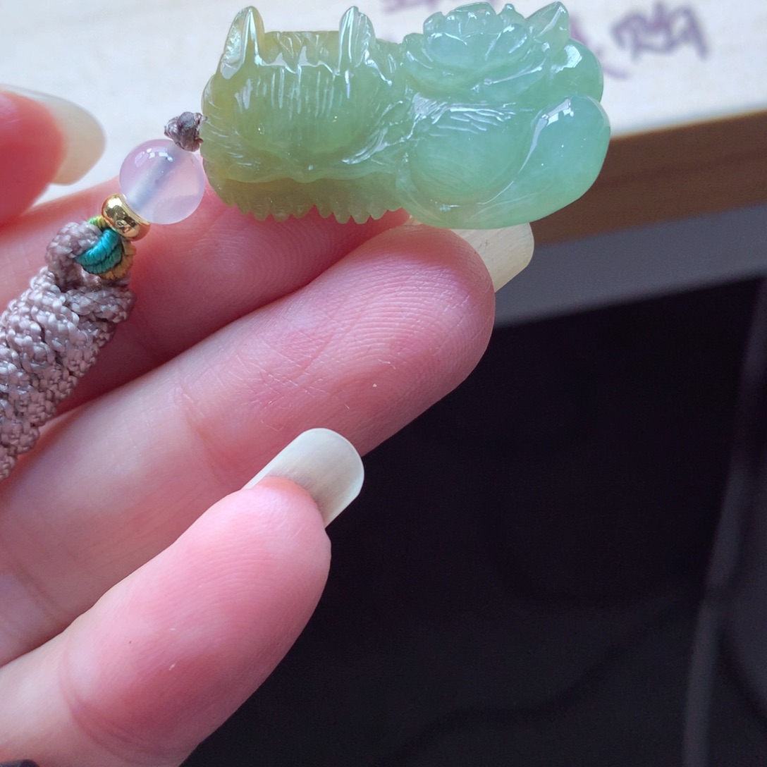 翡翠颈饰未镶嵌吊坠