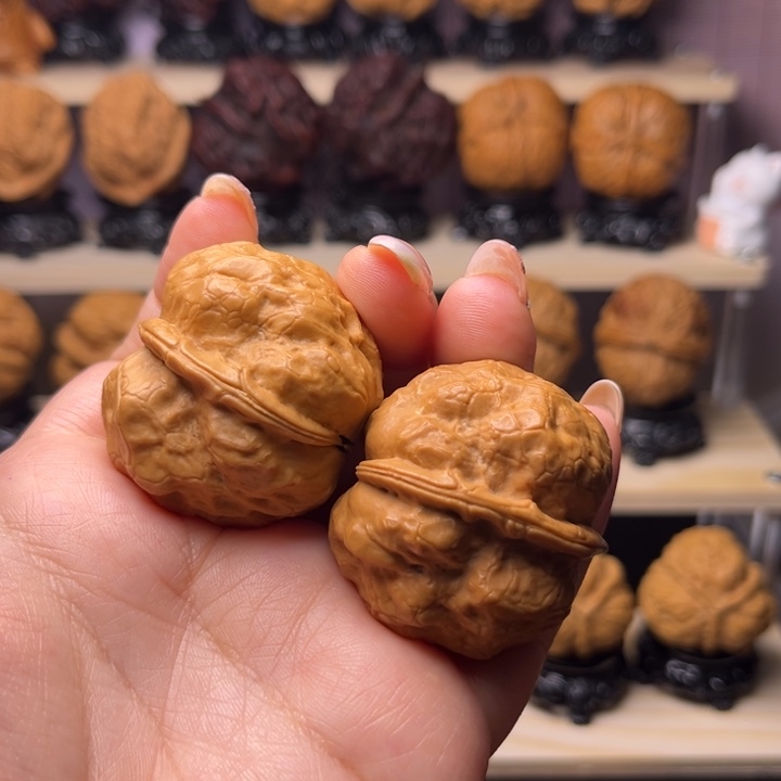 桃核把件寻*9———————