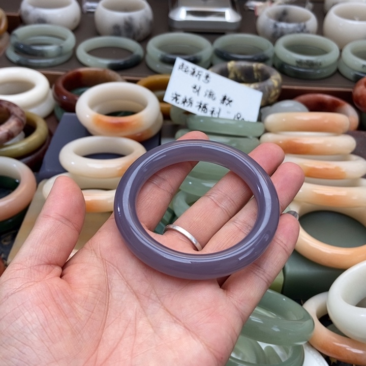 石英质玉未镶嵌手镯