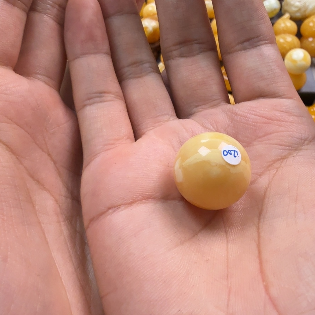 *****蜜蜡未镶嵌珠宝奇石