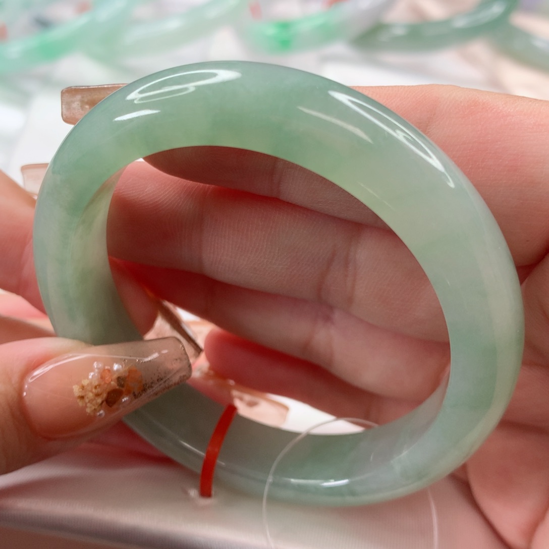 翡翠手镯未镶嵌53.7圈口