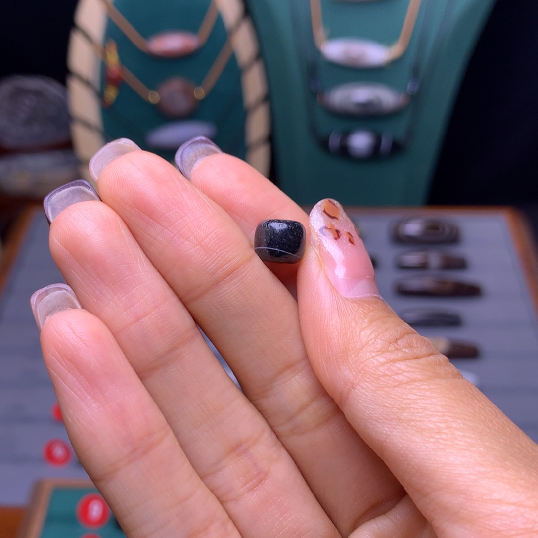 未镶嵌颈饰玛瑙/玉髓猗*座