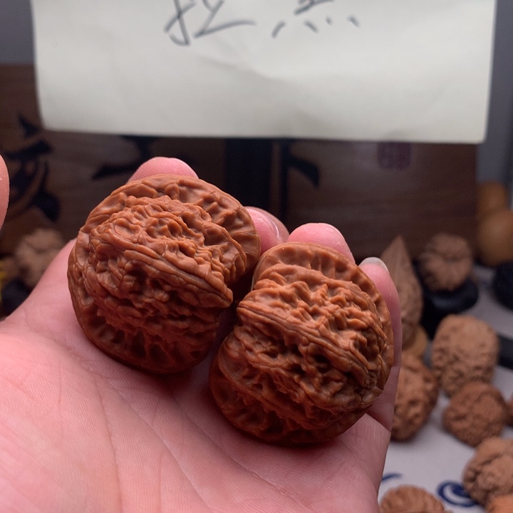 我***爷吊坠桃核山地果白狮子