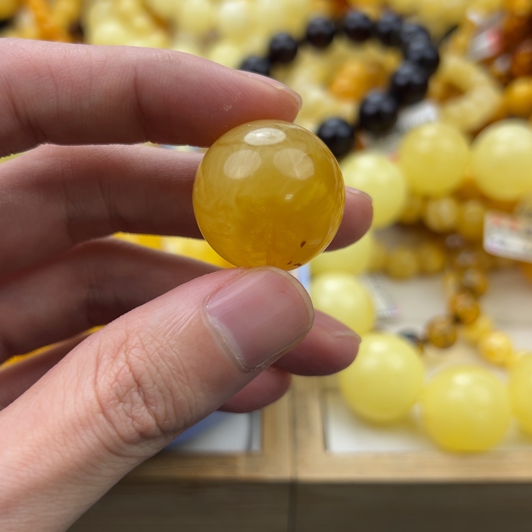 琥珀珠宝奇石未镶嵌