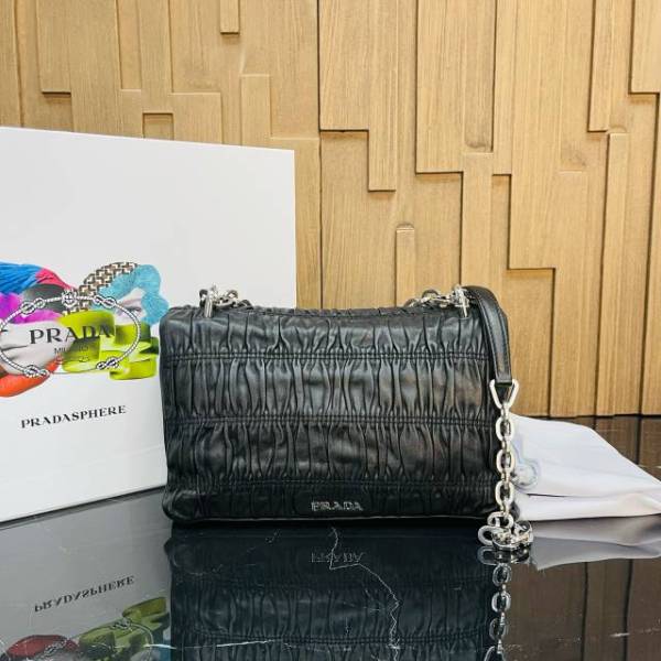 95新/普拉达/市场价14000/包包/250219XZ0029