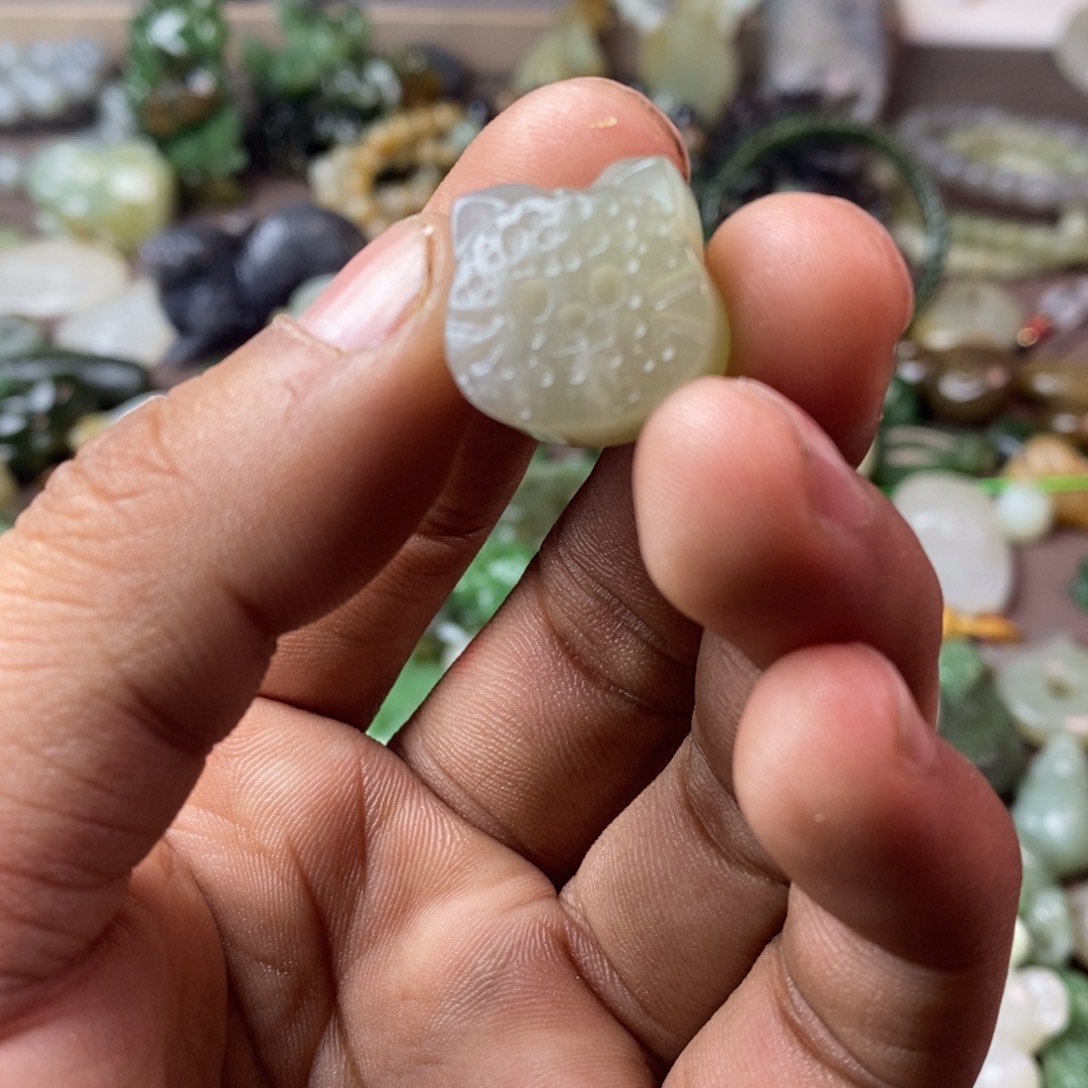 和田玉颈饰未镶嵌