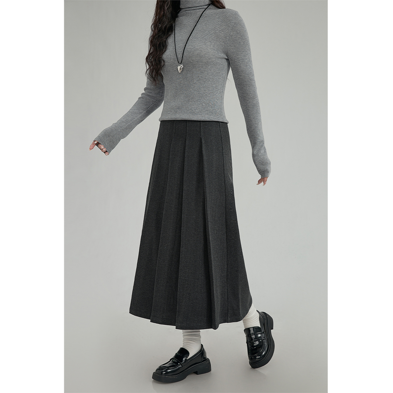 「HUIXI」毛呢百褶半身裙女冬季2024新款百搭显瘦高腰a字裙24503