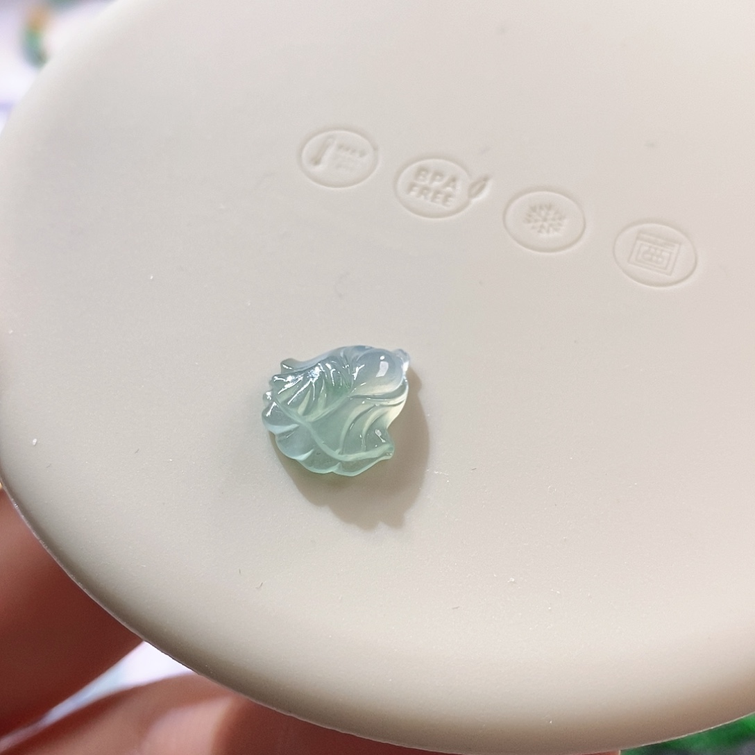 翡翠裸石高冰白菜底子一级棒