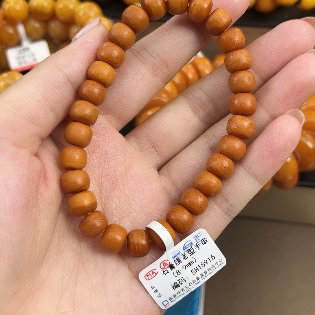 未镶嵌颈饰琥珀蜜蜡