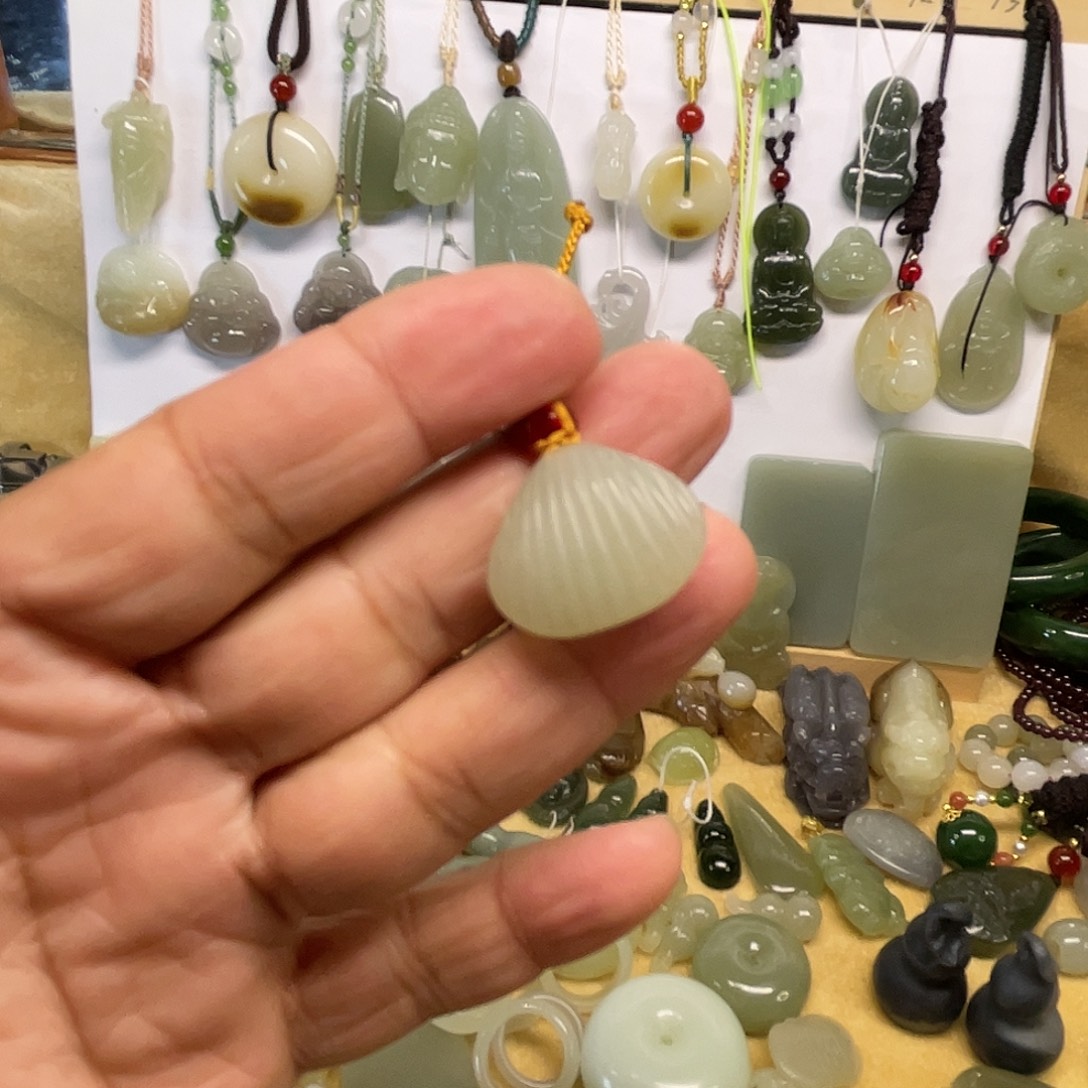 和田玉未镶嵌颈饰