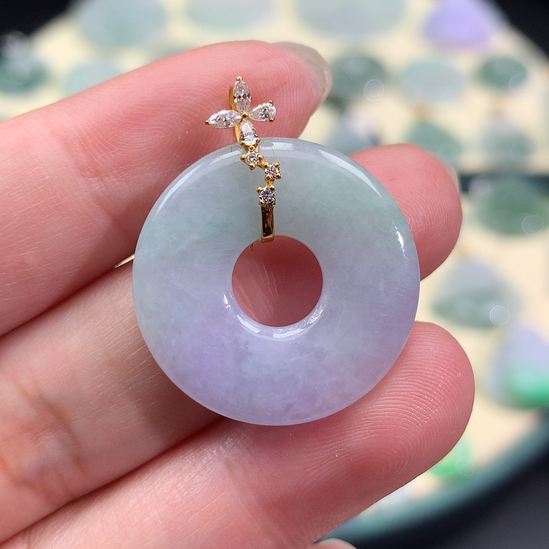 翡翠18K金镶嵌颈饰甜甜圈