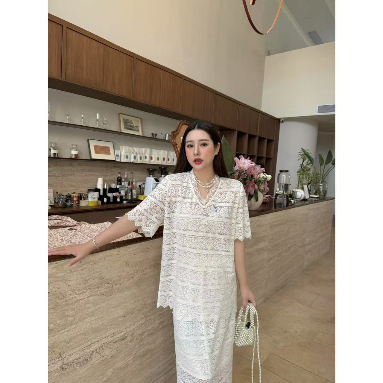 微胖温柔【迷人感】时尚气质显瘦蕾丝开叉女人味复古T恤➕半裙WR9283