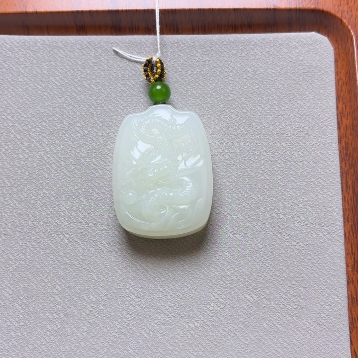 快***)和田玉未镶嵌颈饰