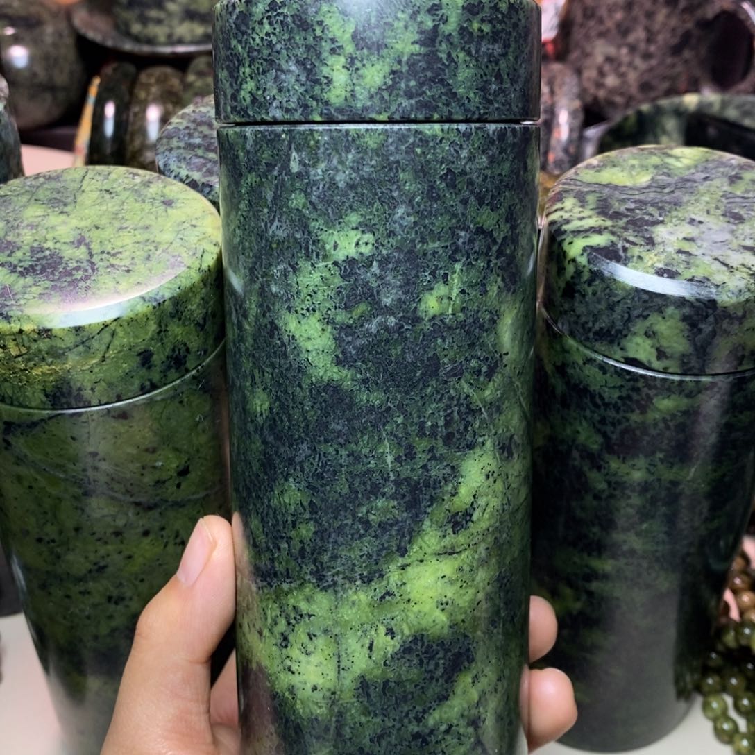 星****蛇纹石玉未镶嵌项链