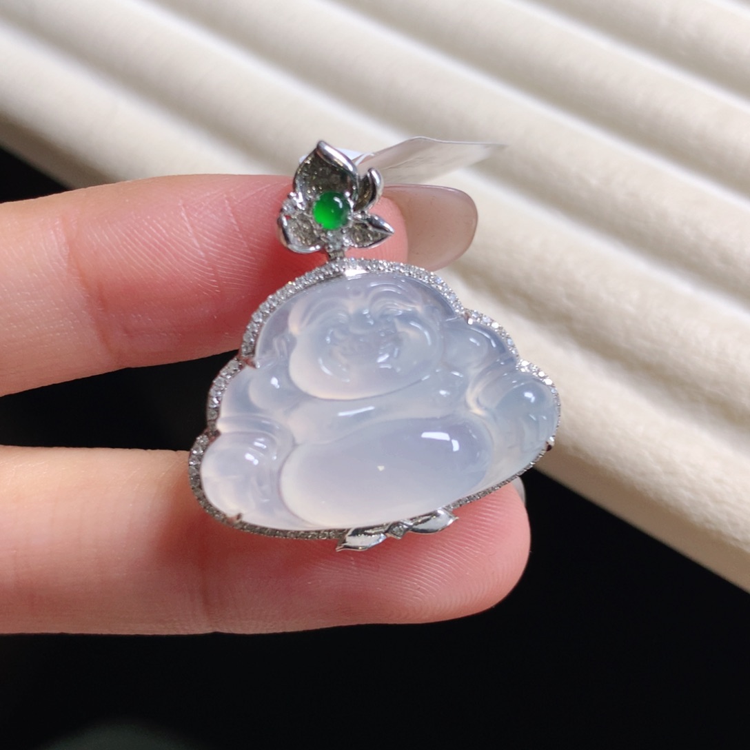 翡翠颈饰18K金镶嵌佛