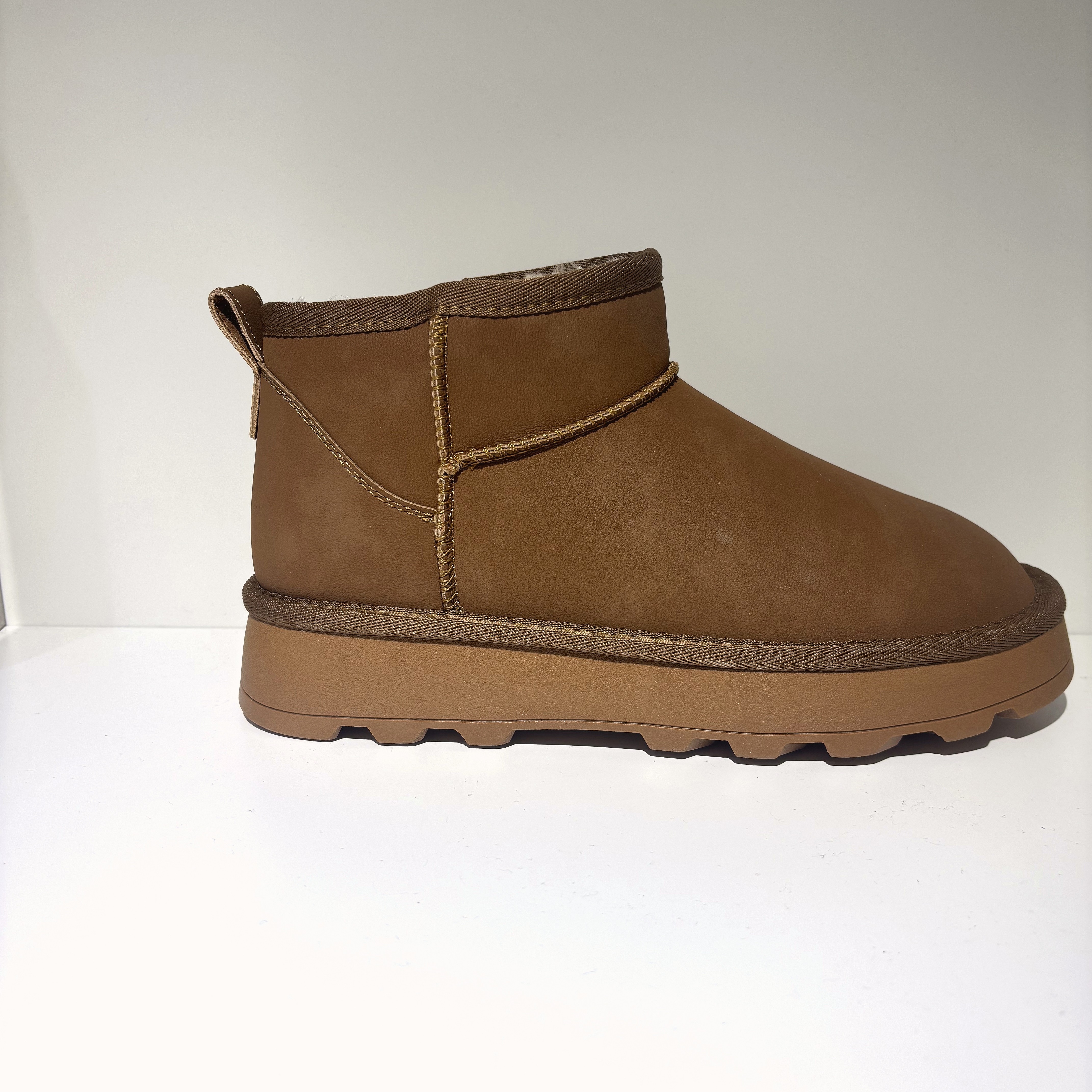 佰诗奴518529813加厚雪地靴2025新献绒暖锁温抗寒平底简约百搭