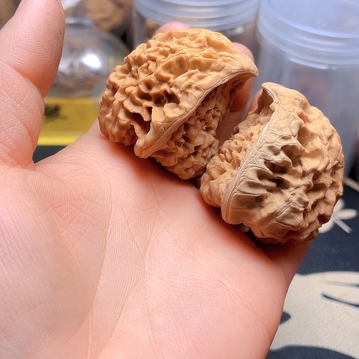 文玩核桃吊坠聚宝盆