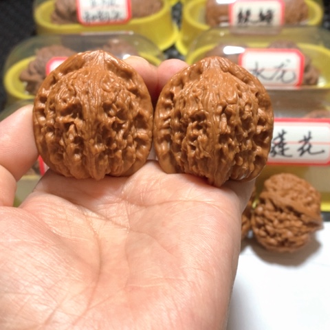 文玩核桃吊坠全品红狮子