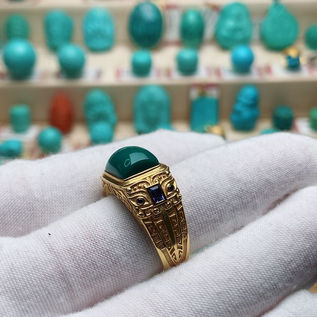 绿松石配饰未镶嵌