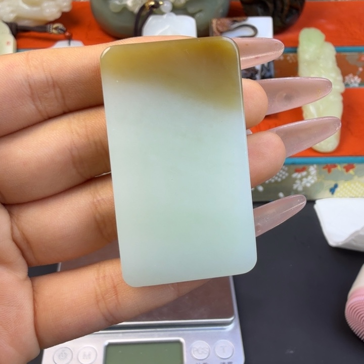 淡***蓝和田玉未镶嵌颈饰