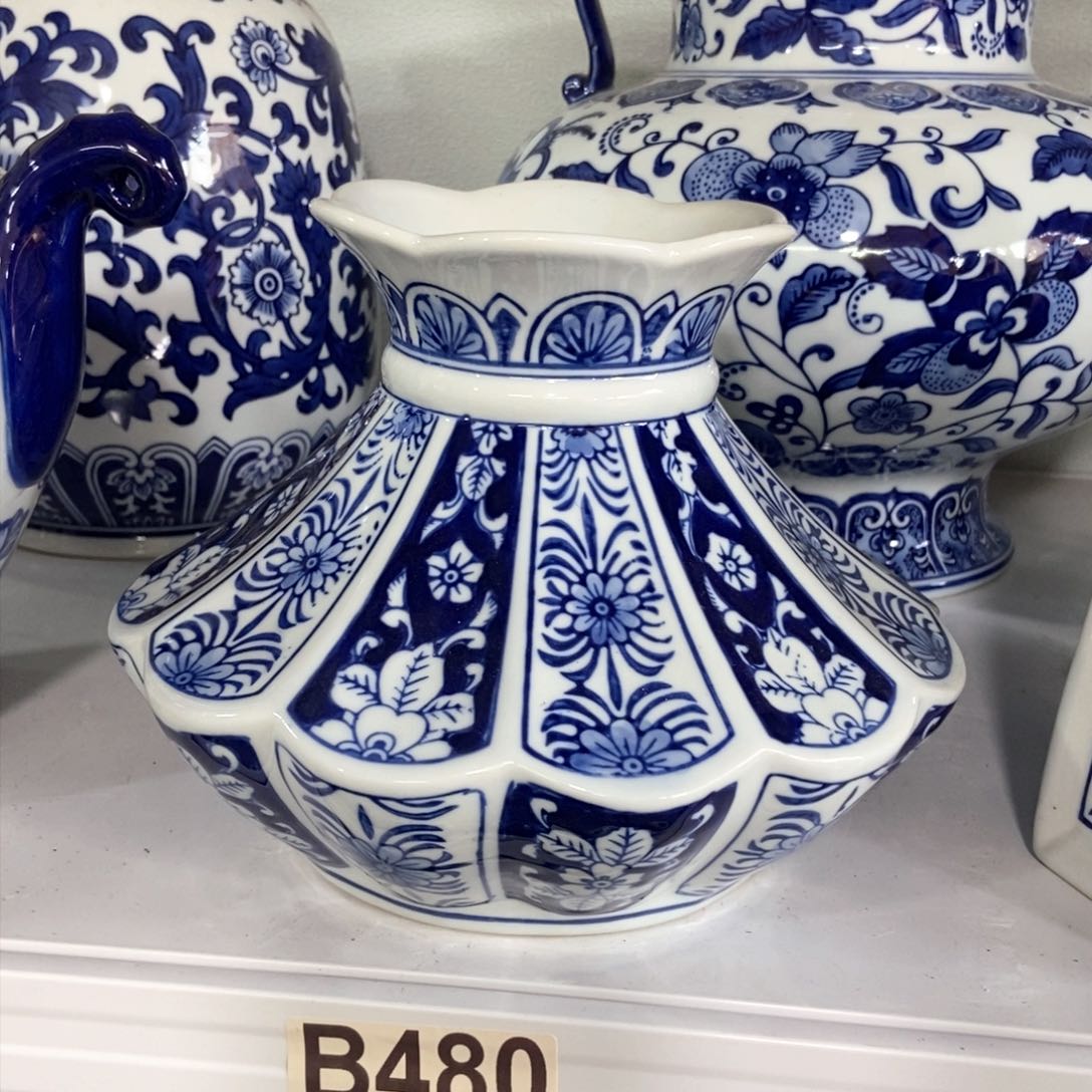 摆件花瓶手绘釉下彩