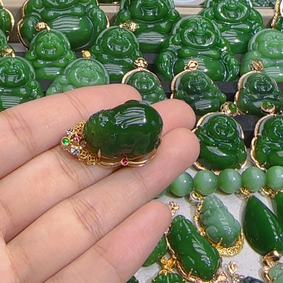 和田玉（碧玉）18K金镶嵌颈饰
