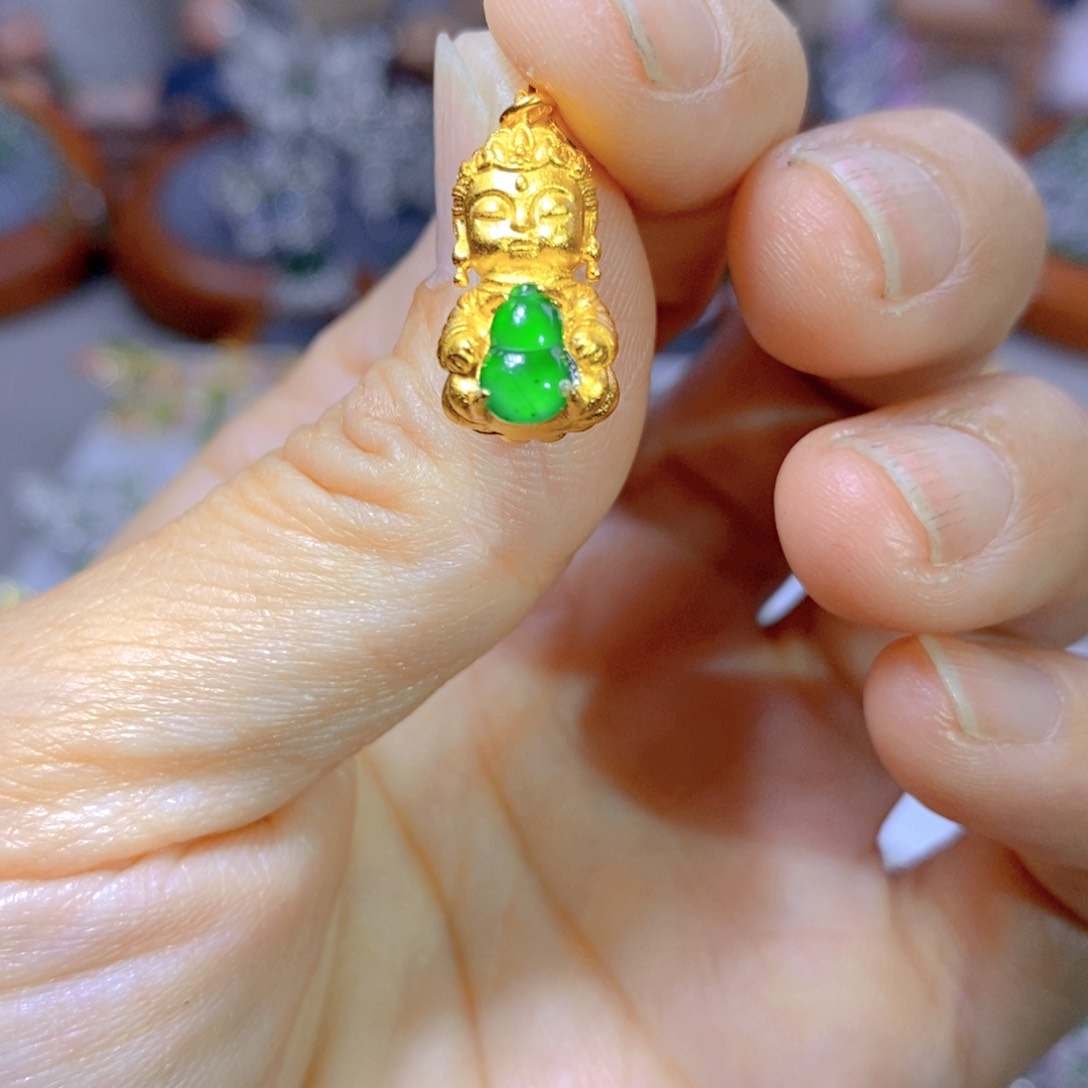 翡翠颈饰银S925镶嵌天然翡翠