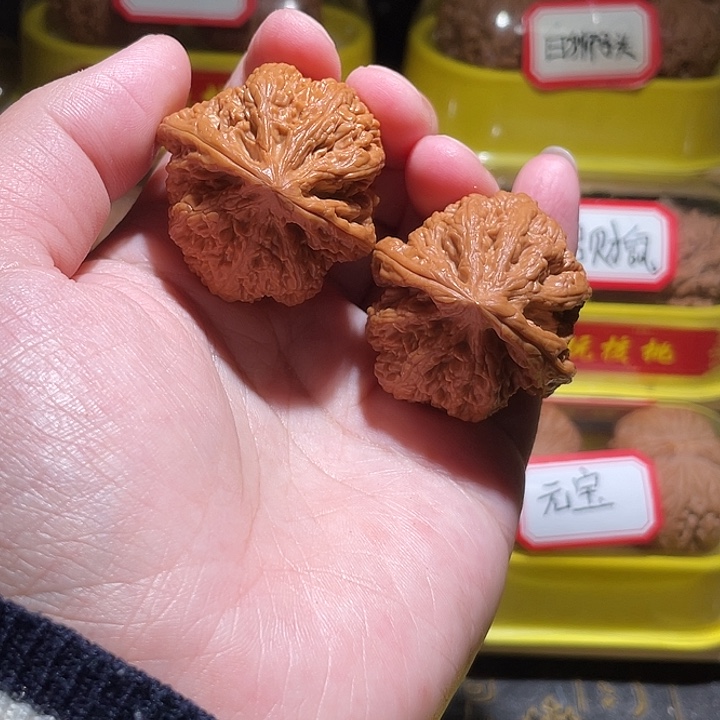 文玩核桃把件3.9粗筋