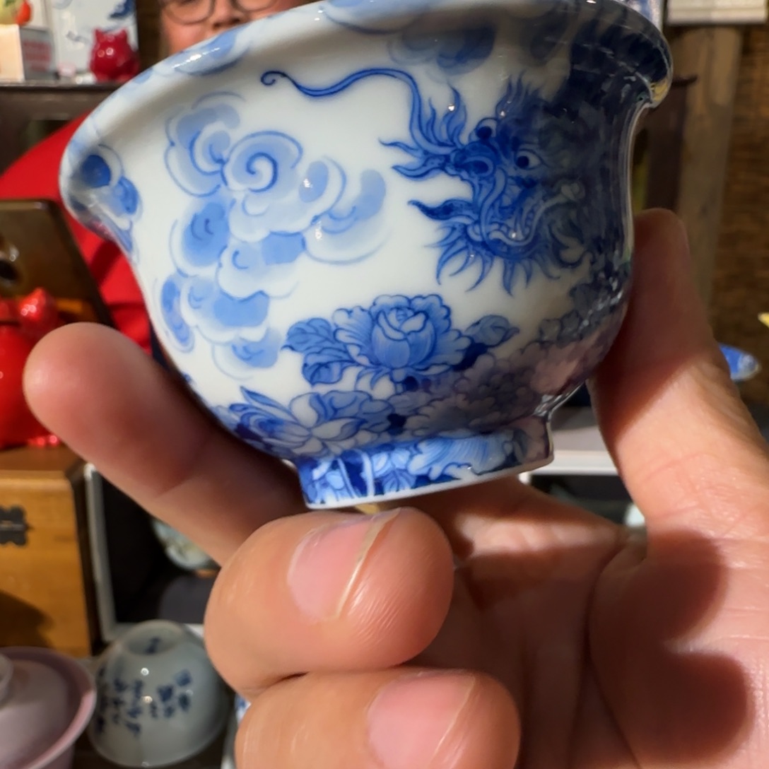 瓷手绘青花龙纹压手杯