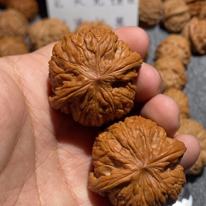 文玩核桃把件花***。磨盘